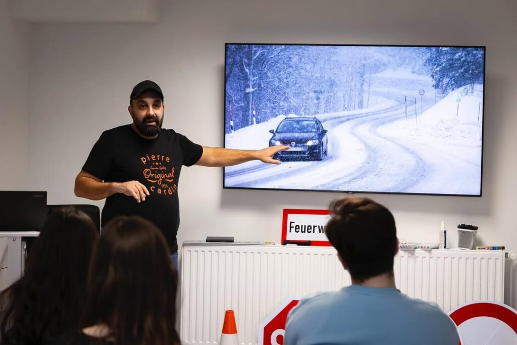 Theorieunterricht: Der erste Schritt zum Führerschein! 🚦